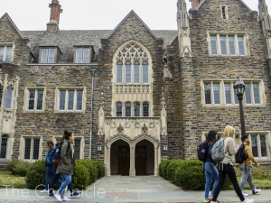 Photo fo students walking by Allen Building.  Photo by Mary Helen Wood | The Chronicle