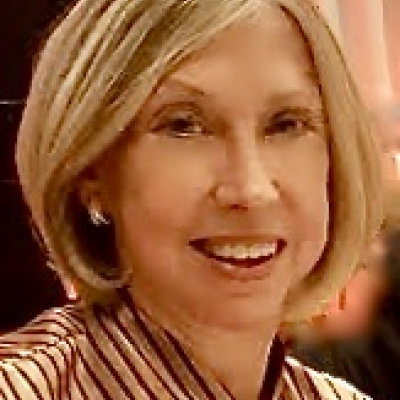 Headshot of Leah ("Sunny") Waldorf Farish
