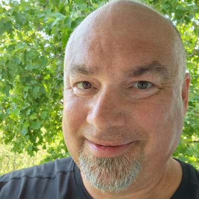 Headshot of David Reigel
